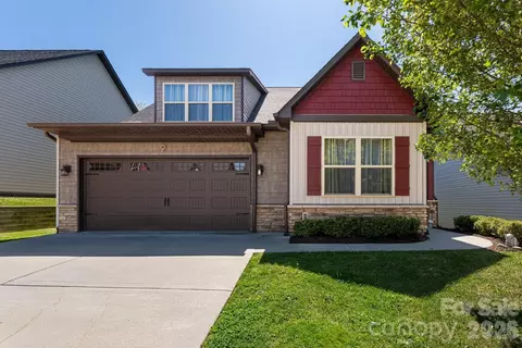 9 Partridge Berry Ln, Weaverville, NC 28787