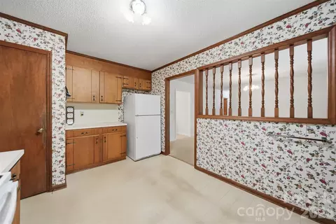 Kitchen - 9197 Apache Dr, Hickory, NC 28601 photo 2 of 2
