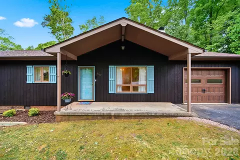 Exterior - 9197 Apache Dr, Hickory, NC 28601 photo 1 of 2