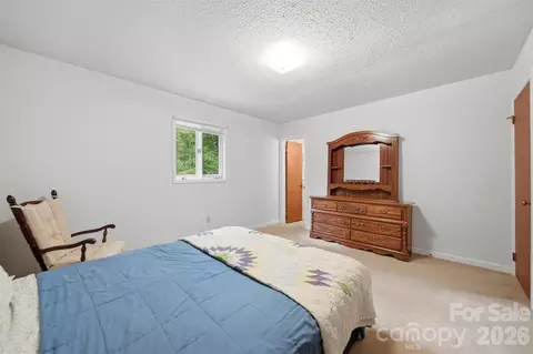 Bedroom - 9197 Apache Dr, Hickory, NC 28601 photo 2 of 5