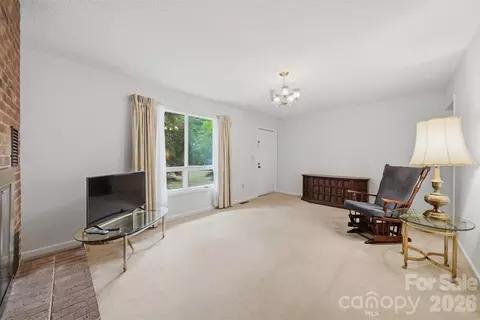 Living - 9197 Apache Dr, Hickory, NC 28601 photo 2 of 2