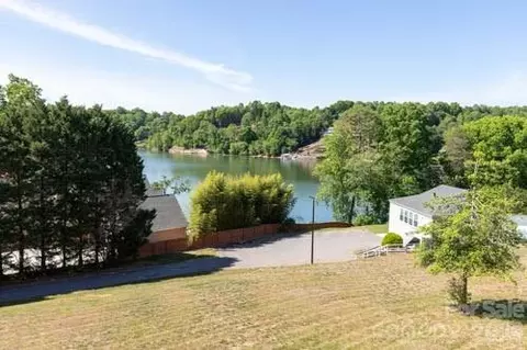1050 21st Avenue Nw 90 Ave NW #90, Hickory, NC 28601