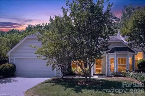 16 Mansfield Cir, Greensboro, NC 27455