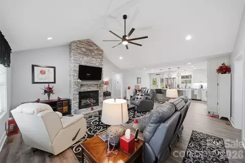 41 Emerson Ct, Taylorsville, NC 28681