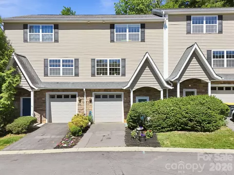5 Terrace Ct, Asheville, NC 28804