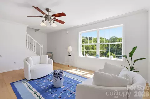 5 Terrace Ct, Asheville, NC 28804
