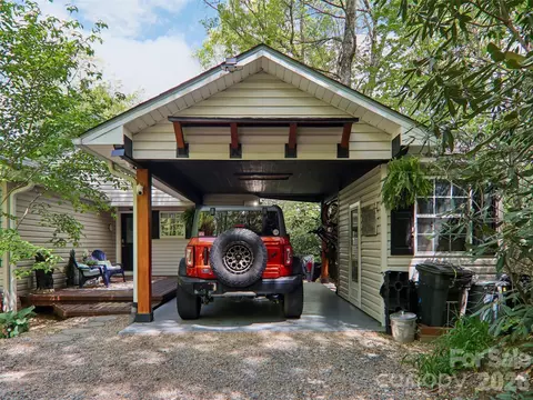 554 Pisgah Forest Dr, Pisgah Forest, NC 28768