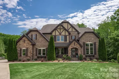 9004 Sunday Silence Dr, Waxhaw, NC 28173