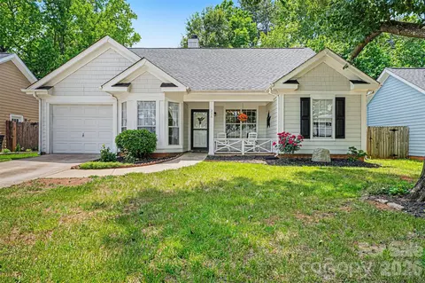 258 Indian Paint Brush Dr, Mooresville, NC 28115