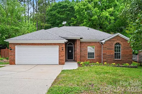 13505 Gatestone Ln, Pineville, NC 28134