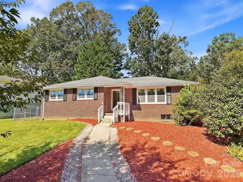 509 Brookside Camp Rd, Hendersonville, NC 28792