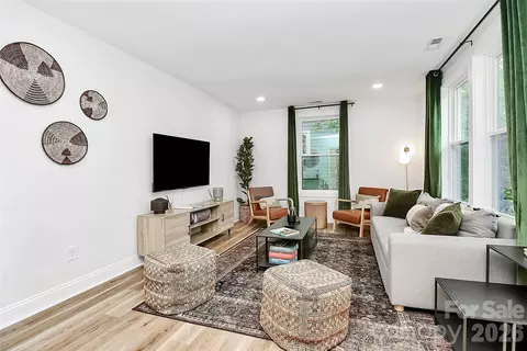 3021 Dogwood Ave, Charlotte, NC 28206