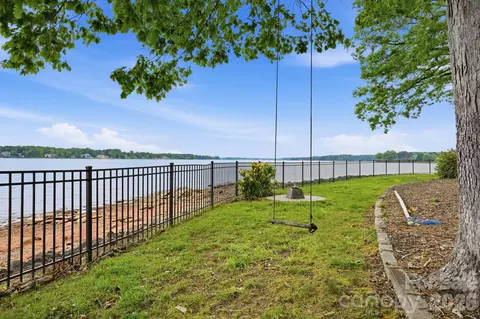 Exterior - 3725 Kingfisher Ln, Terrell, NC 28682 photo 5 of 9