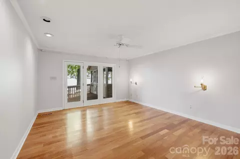 Living - 3725 Kingfisher Ln, Terrell, NC 28682 photo 3 of 5