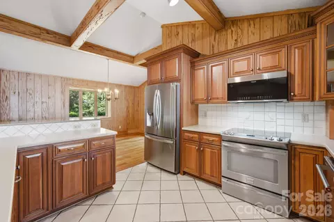 Kitchen - 3725 Kingfisher Ln, Terrell, NC 28682 photo 2 of 3