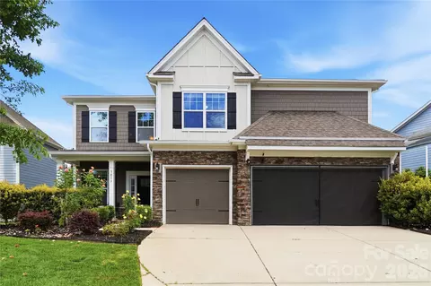 3017 Spinner Ct, Denver, NC 28037