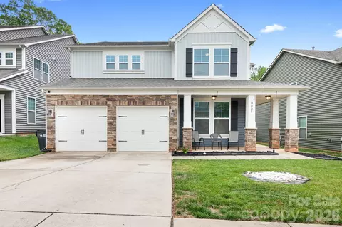 10008 Michael Crossing Dr, Charlotte, NC 28213