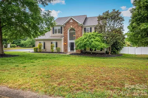 14738 Pomerol Ln, Pineville, NC 28134
