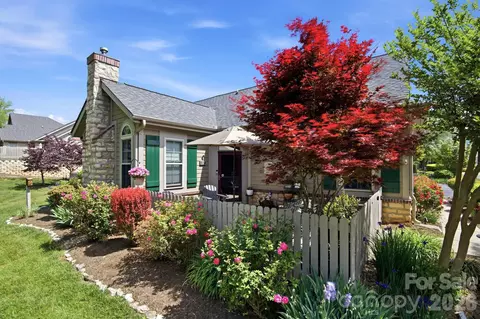 57 Outlook Cir, Swannanoa, NC 28778