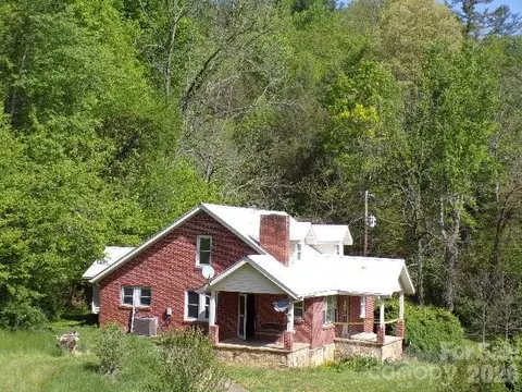 145 Kirks Dr, Hot Springs, NC 28743