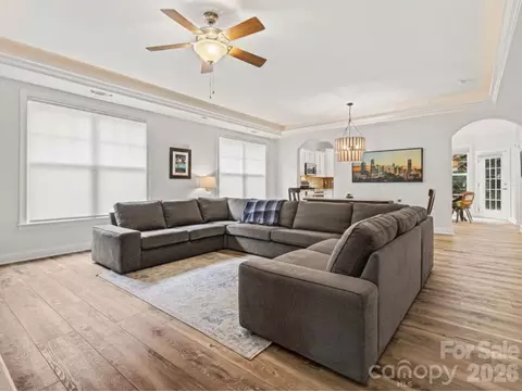1022 Fleming Ln, Matthews, NC 28104