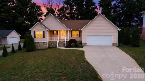 227 Periwinkle St, Lincolnton, NC 28092