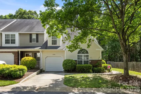 9720 Mattforest Cir, Charlotte, NC 28277