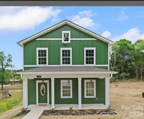 908 Dewey St, Badin, NC 28009