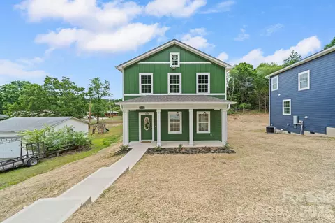 908 Dewey St, Badin, NC 28009