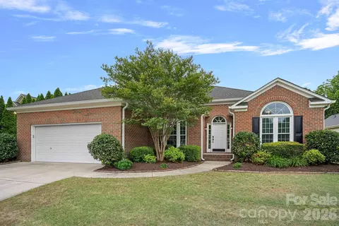 17121 Cambridge Grove Dr, Huntersville, NC 28078