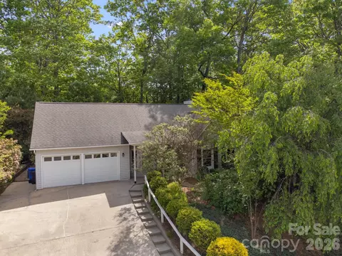 132 Fox Cross Dr, Brevard, NC 28712