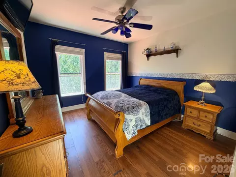Bedroom - 2225 Bald Creek Rd, Clyde, NC 28721 photo 3 of 4