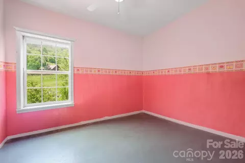 Bedroom - 2225 Bald Creek Rd, Clyde, NC 28721 photo 2 of 4