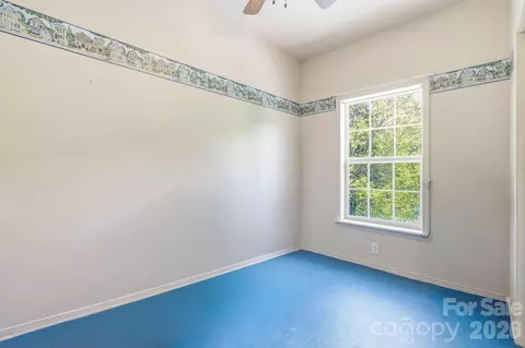 Bedroom - 2225 Bald Creek Rd, Clyde, NC 28721 photo 4 of 4