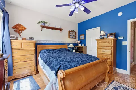 Bedroom - 2225 Bald Creek Rd, Clyde, NC 28721 photo 3 of 4
