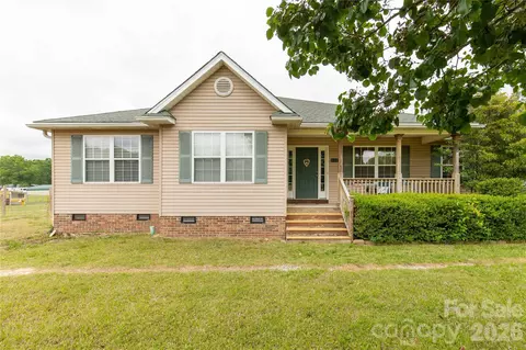 Exterior - 710 Dixie School Rd, Lancaster, SC 29720 photo 6 of 8