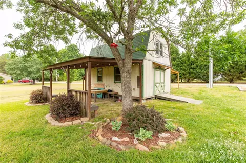 Exterior - 710 Dixie School Rd, Lancaster, SC 29720 photo 5 of 8
