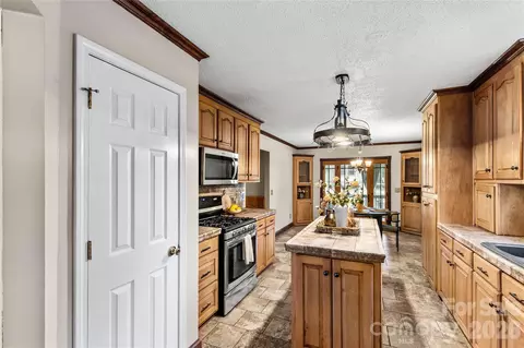 Kitchen - 710 Dixie School Rd, Lancaster, SC 29720 photo 4 of 4
