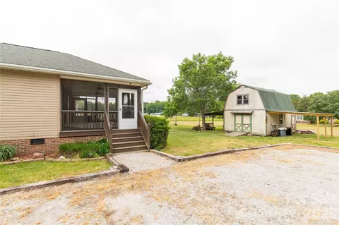 Exterior - 710 Dixie School Rd, Lancaster, SC 29720 photo 3 of 8
