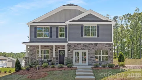 623 Country Oak Dr, Asheville, NC 28804