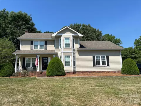 837 Deerfield Dr, Mount Holly, NC 28120