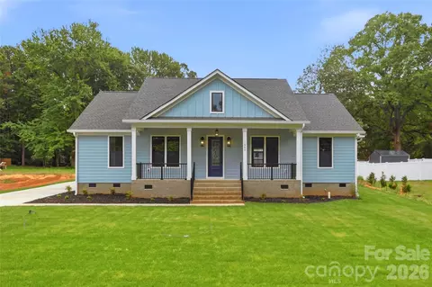 1860 Twin Lakes Rd, Rock Hill, SC 29732