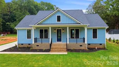 1860 Twin Lakes Rd, Rock Hill, SC 29732