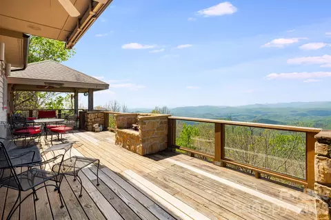 206 Twin Springs Rd, Blowing Rock, NC 28605
