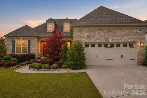 14503 Crest Ct, Charlotte, NC 28278