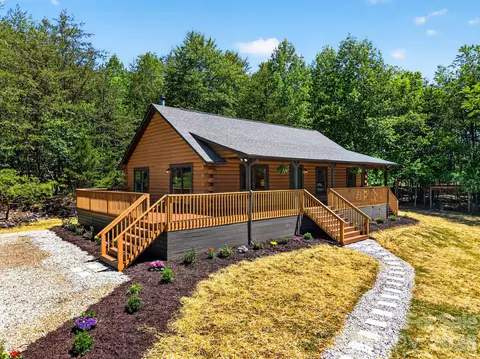 443 Cascades Pkwy, Nebo, NC 28761