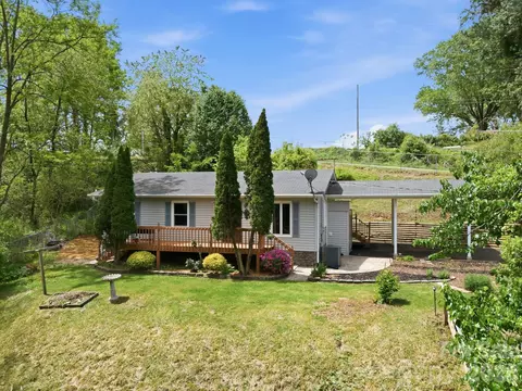 959 Oakmont Dr, Canton, NC 28716