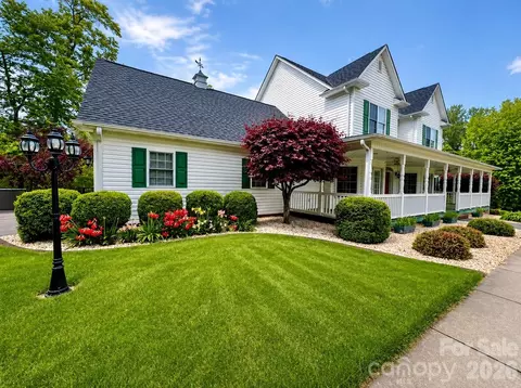 1857 Little John Dr, Morganton, NC 28655