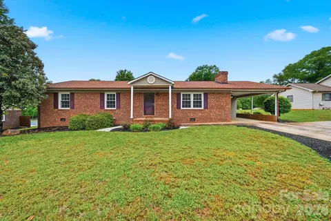 190 Dixie Trail Dr, Forest City, NC 28043