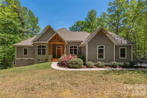 349 Freedom Trail Ct, Zirconia, NC 28790